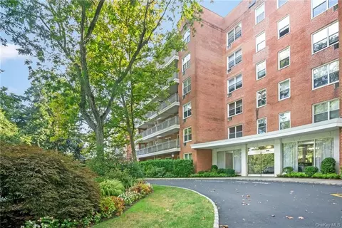 177 E Hartsdale Ave #2T, Greenburgh, NY 10530