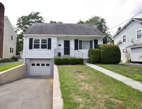 39 Seneca Ave, White Plains, NY 10603