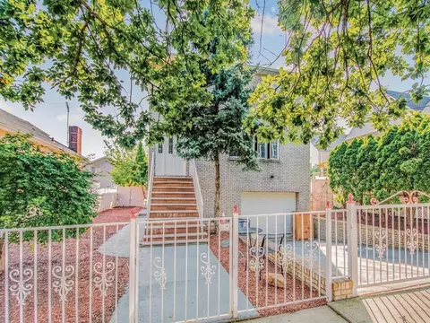 757 Calhoun Ave, New York, NY 10465