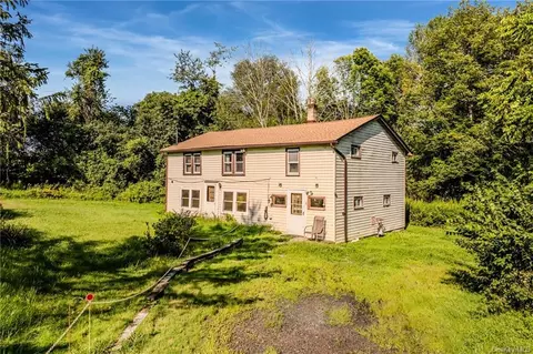 1865 Route 284, Wawayanda, NY 10973