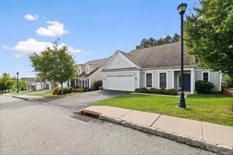 27 Walker Dr, Carmel, NY 10512