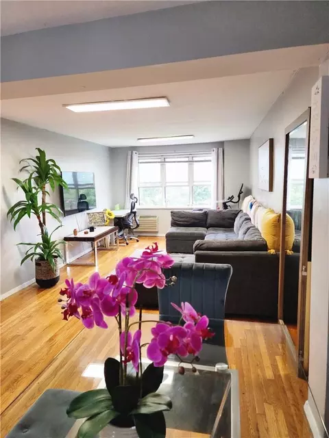 7 Balint Dr #621, Yonkers, NY 10710