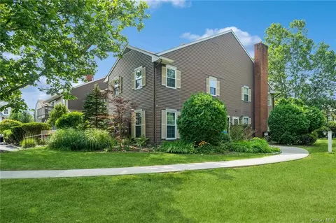29 The Rise, Warwick, NY 10990