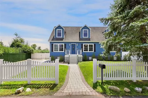 63 Ohio St, Orangetown, NY 10968
