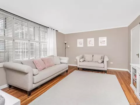 1352 Midland Ave #2R, Yonkers, NY 10708