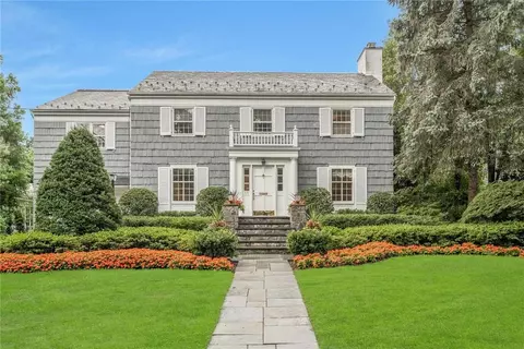 11 Beechwood Ln, Scarsdale, NY 10583