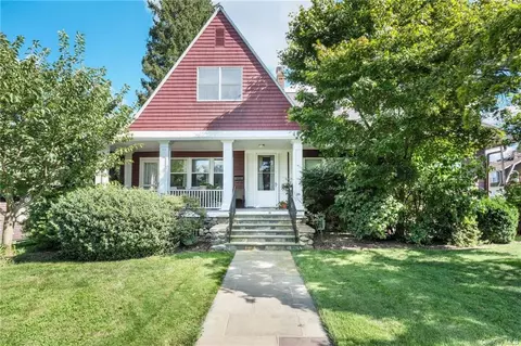 33 Prospect St, White Plains, NY 10605