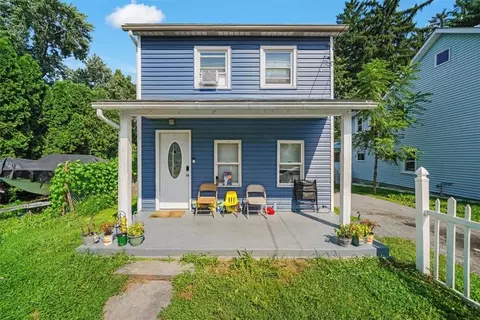 9 Grand St, Marlboro, NY 12542