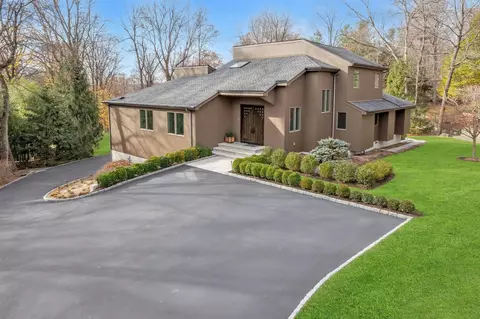 86 Law Rd, Briarcliff Manor, NY 10510