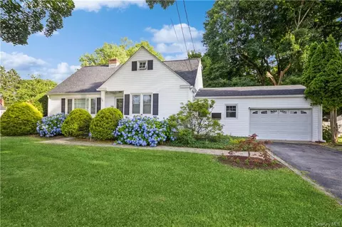 14 Jane St, Poughkeepsie, NY 12603