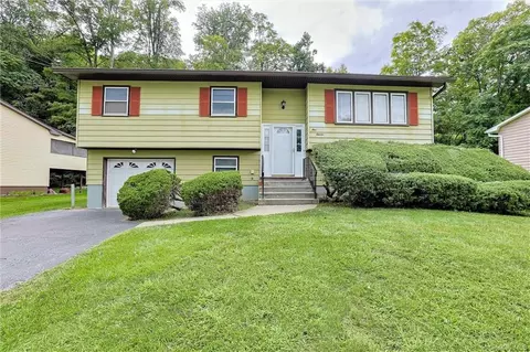 111 Sutton Park Rd, Poughkeepsie, NY 12603