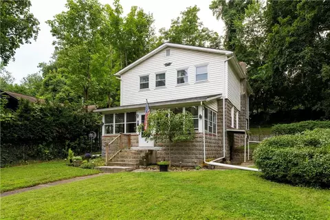 9 Hoover Pl, Stony Point, NY 10980