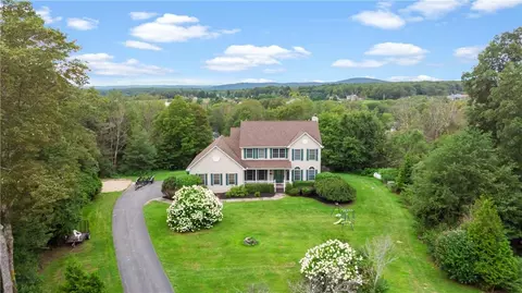 37 Ridgecrest Dr, Wingdale, NY 12594