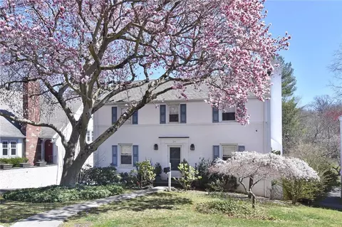 16 Hillside Ter, Greenburgh, NY 10533