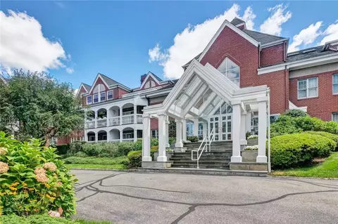 333 N State Rd #56, Briarcliff Manor, NY 10510