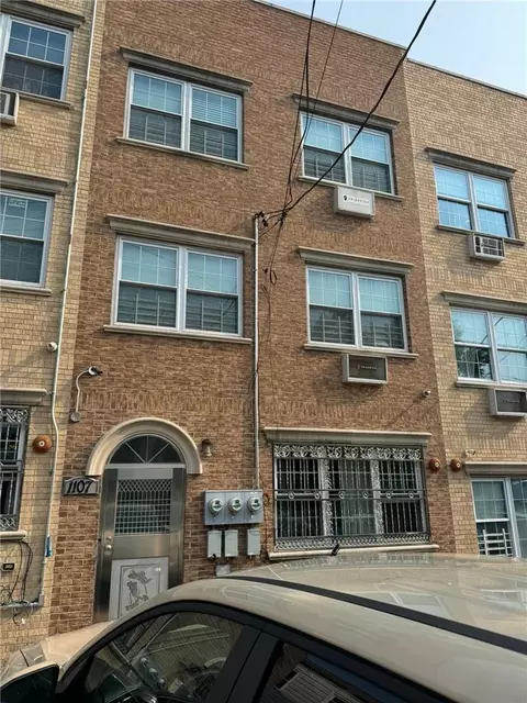 1107 Adee Ave, New York, NY 10469