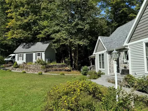 100 Stump Pond Rd, Callicoon, NY 12758