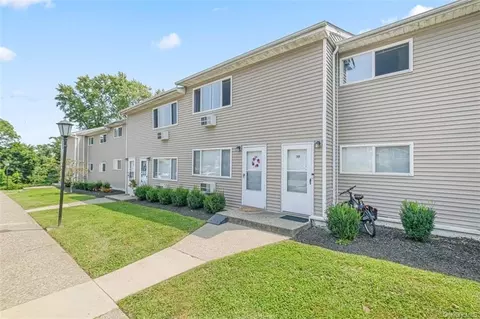 7 Fishkill Glen Dr #F, Fishkill, NY 12524