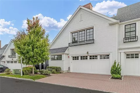 10 Rose Ln, Rye Brook, NY 10573