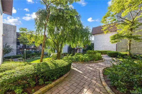89 N Broadway #113, White Plains, NY 10603