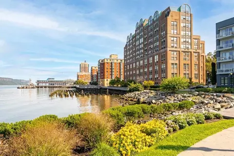 23 Water Grant St #7K, Yonkers, NY 10701