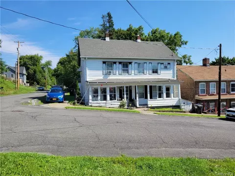 26 Center St, Walden, NY 12586
