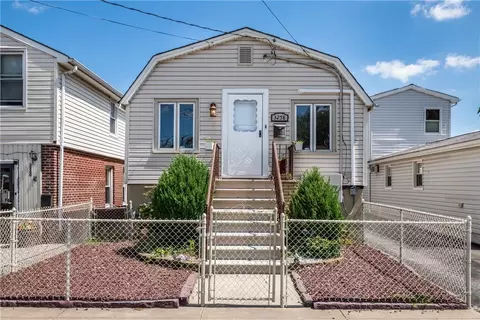 3258 Glennon Pl, New York, NY 10465