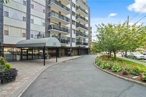 20 Old Mamaroneck Rd #3Q, White Plains, NY 10605