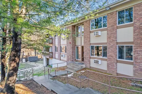 3 Woods End Cir #F, Peekskill, NY 10566