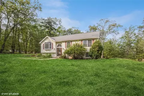 464 Ski Run Rd, Mamakating, NY 12721