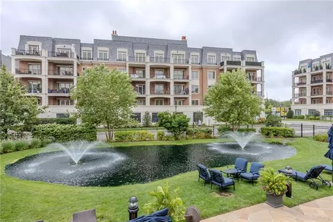5000 Royal Ct #5007, North Hempstead, NY 11040