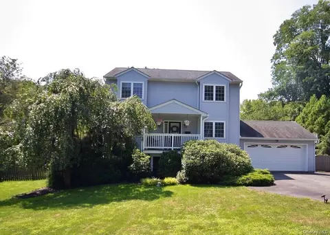 49 Cherry Ave, Cornwall On Hudson, NY 12520