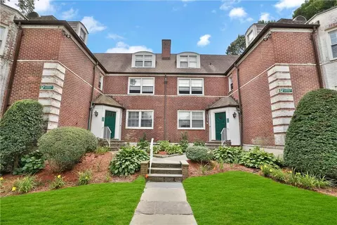 13 Campus Pl #2A, Greenburgh, NY 10583