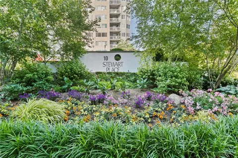 10 Stewart Pl #3AE, White Plains, NY 10603