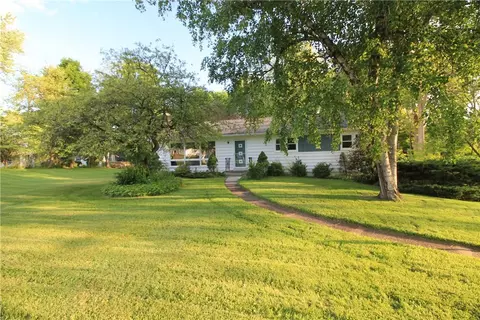 59 Round Hill Rd, Poughkeepsie, NY 12603