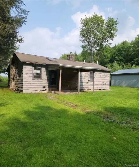 562 Swart Rd, Middletown, NY 12455