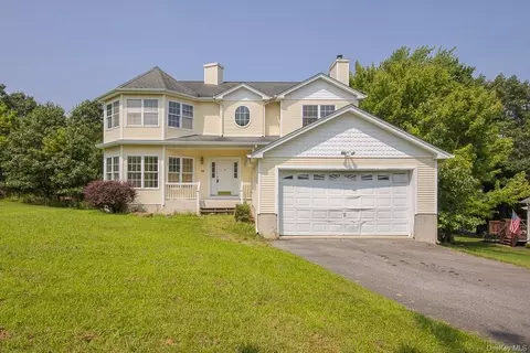 16 Ridgefield Rd, Warwick, NY 10990