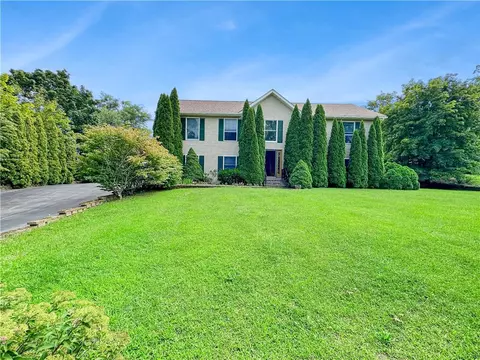 342 Lattintown Rd, Marlboro, NY 12542