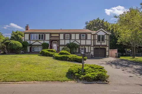 6 Parkwood Dr, Haverstraw, NY 10923