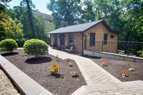 5 Longwood Rd, Mahopac, NY 10541