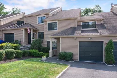 28 Manor House Ln, Greenburgh, NY 10522