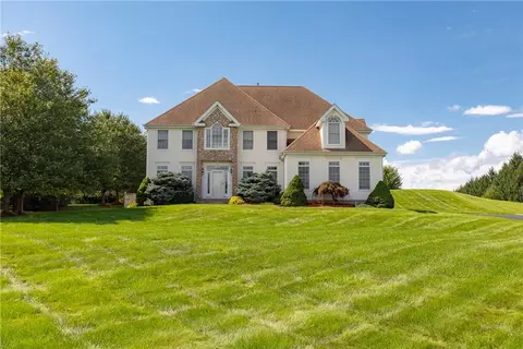 75 Autumn Chase Dr, East Fishkill, NY 12533