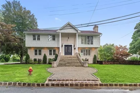 2 Cambridge Ave, Yonkers, NY 10707