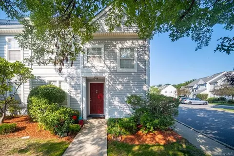36 Kent Ct, Middletown, NY 10940