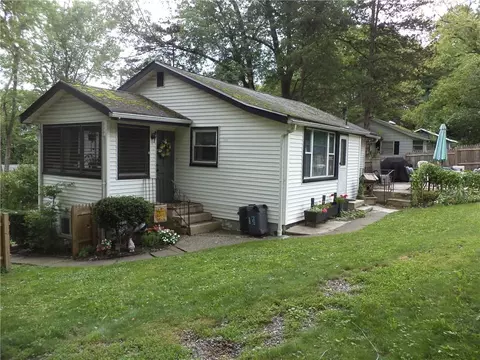 4 Wildwood Trl, Monroe, NY 10950