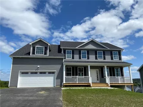 22 Dartmouth Dr, Poughkeepsie Town, NY 12603