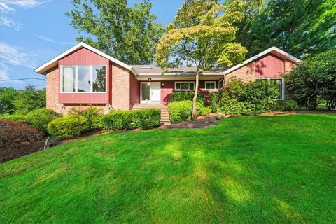 33 Pinehurst Dr, Harrison, NY 10577