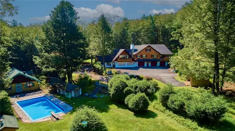432 Black Forest Rd, Lumberland, NY 12737