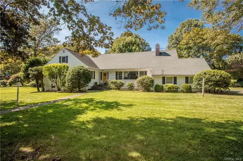 162 Macy Rd, Briarcliff Manor, NY 10510