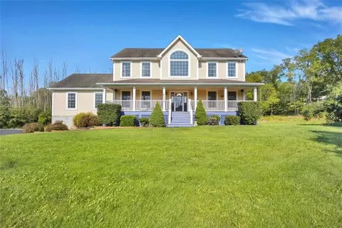 4 Von Trapp Ct, Washingtonville, NY 10992